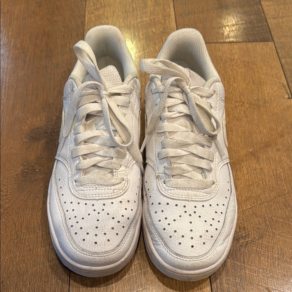 Nike Women’s Court Vision Low 6.5